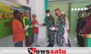 Jelang Idul Fitri 1442 H, Kodim 0826 Salurkan Zakat Fitrah di Pamekasan