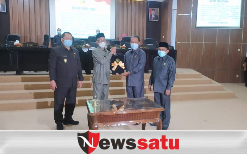 DPRD Serahkan Rekomendasi LKPJ Penjabaran APBD 2020