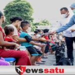 Ini Cara Gubernur Khofifah Indar Parawansa Berbagi Jelang Lebaran di Surabaya