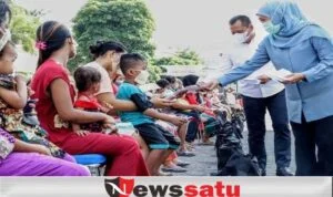 Ini Cara Gubernur Khofifah Indar Parawansa Berbagi Jelang Lebaran di Surabaya