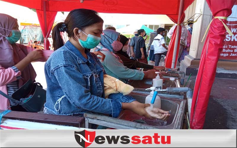 Jelang Idul Fitri, Pertokoan Di Kota Probolinggo Mulai Ramai Pangunjung
