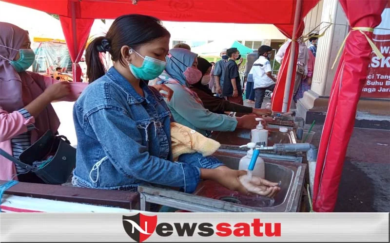 Jelang Idul Fitri, Pertokoan Di Kota Probolinggo Mulai Ramai Pangunjung