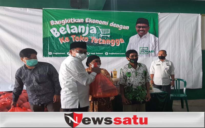 Ketua Komisi I DPRD Bondowoso Beri Bantuan Para Pedagang