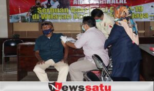 Purnawirawan TNI AD Divaksin Covid-19 di Makodim 0826 Pamekasan