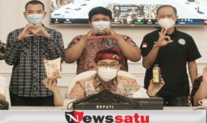 Sandiaga Uno, Bupati Baddrut Bisa Peragakan Batik Pamekasan di Event Kemenparekraf