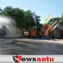 Water Canon Polres Pamekasan Semprotkan Desinfektan di Tempat Wisata dan Jalan Raya