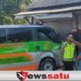 Ambulance Sumenep Nyeruduk Warung di Sampang