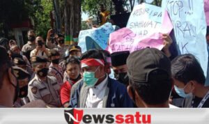 Tak Puas Kinerja BPD Tanjung, Warga Wadul ke DPMD Pemdes Kabupaten Pamekasan