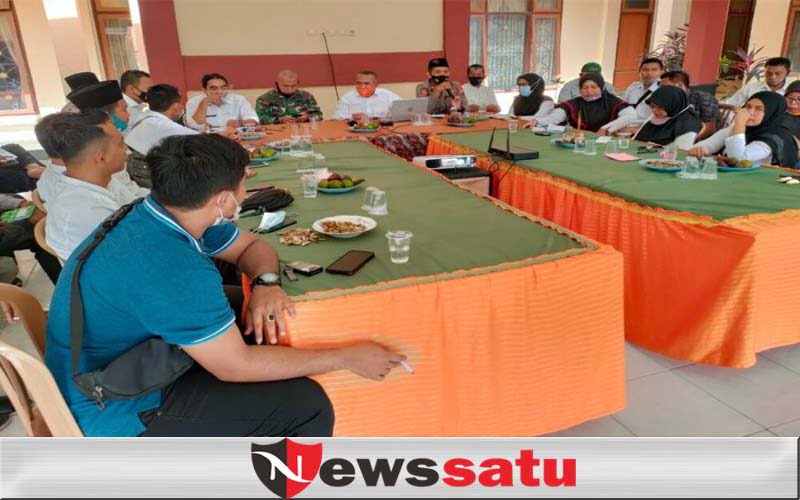Polres Pamekasan Awasi Sosialisasi Tahapan Pilkades Serentak Di Kecamatan Larangan