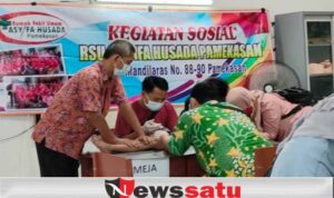 Tanamkan Rasa Peduli, Osis SMK Kesehatan Bina Husada Khitan Gratis 150 Anak Pamekasan