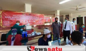256 WBP Lapas Narkotika Kelas IIA Pamekasan Divaksinasi Covid-19 Tim Polres dan Pemkab Pamekasan