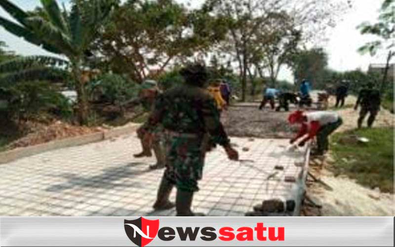 Dandim Lamongan Pastikan Kualitas Pembangunan Jalan di Lokasi Karya Bakti