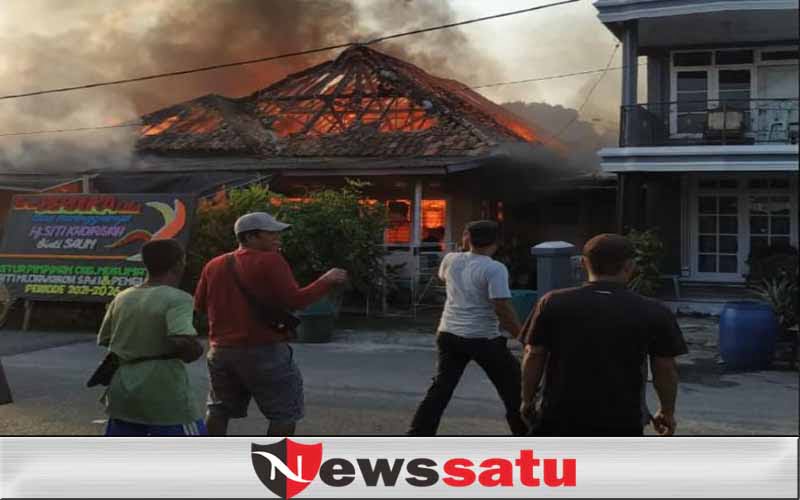 Diduga Korsleting Listrik, Rumah Dihuni 2 KK Ludes Dilahap Sijago Merah