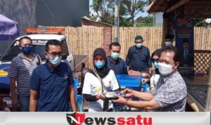 Dua Wanita Cantik Partai Nasdem Siap Antar Makananan Pasien Covid-19