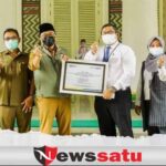Dukung WUB, Bupati Pamekasan Menerima Bantuan Alat Produksi dari BTN Regional Madura
