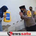 Kapolres Bagikan Daging Kurban Untuk Kecerian Lebaran Warga Pamekasan