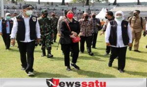 Ketua DPR RI Tinjau Vaksinasi Covid-19 Masal di Surabaya