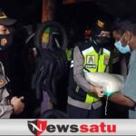 PKL Malam Kesulitan Berjualan pada PPKM Level III, Polres Tebar Bansos di Pamekasan