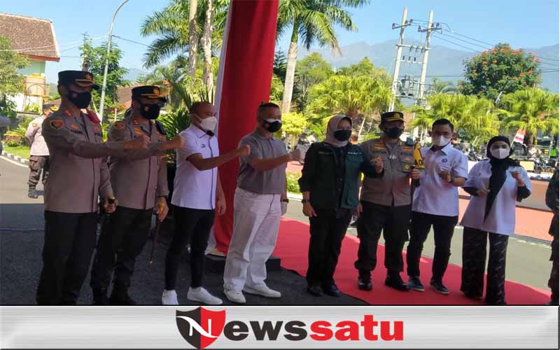 PPKM Darurat, Polres se Malang Raya bersama Pengusaha Salurkan Ribuan Paket Sembako