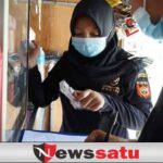 Pantau Harga Rokok dan Sosialisasi, Tim Bea Cukai Turba ke Toko di Pamekasan