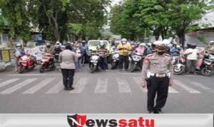 Pengendara Kota Probolinggo, Berhenti Sejenak Heningkan Cipta untuk Indonesia