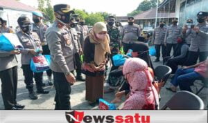 Polres Kota Probolinggo bagikan 50 Ton Beras Kepada Masyarakat
