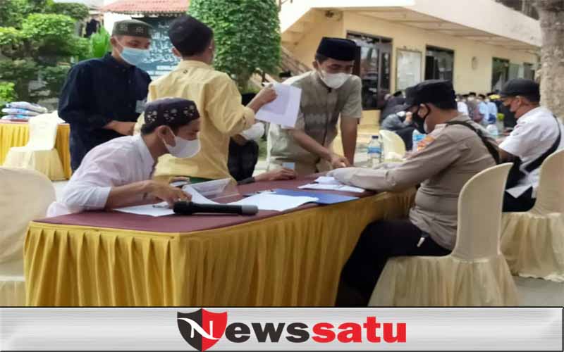 Polres Sampang Vaksinasi Covid-19 Santri di Pondok Pesantren