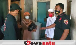 Satreskrim Blusukan Sembako ke Kaum Duafa di Pelosok Pamekasan