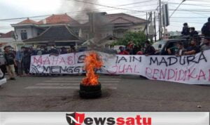 Seharian Mahasiswa Kepung Rektorat IAIN Madura, Ini Tuntutannya