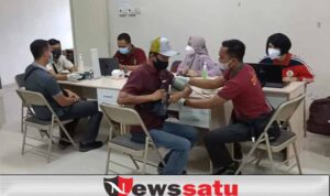 Vaksinasi Door To Door Juga Sasar Karyawan Swasta di Pamekasan