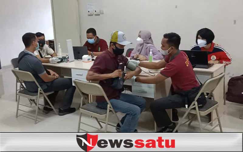 Vaksinasi Door To Door Juga Sasar Karyawan Swasta di Pamekasan