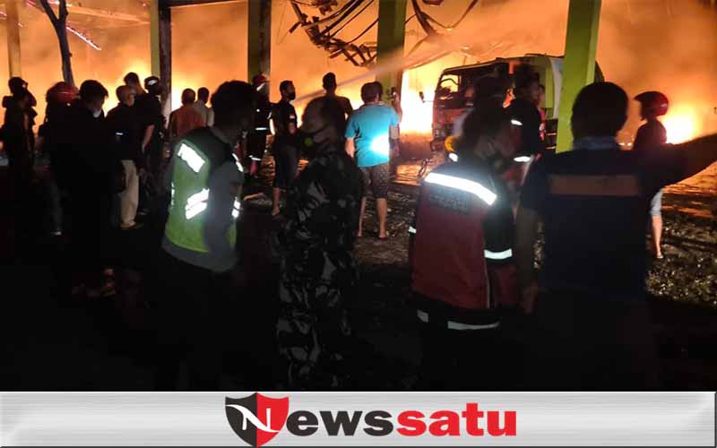 5 Mobil Sampah Milik DLH Kota Probolinggo Dilalap Sijago Merah