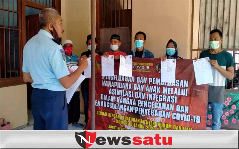 Berkah Kemerdekaan RI, Tiga WBP Lapas Kelas II A Pamekasan Bebas dengan RU II