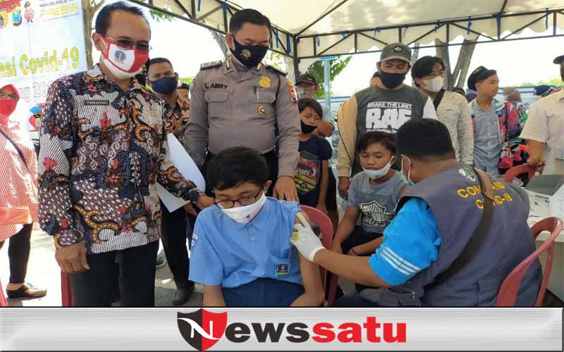 Bersedia Divaksin, AKBP Abdul Hafidz Apresiasi Siswa SMP Negeri 2 Sampang