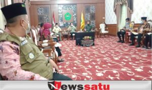 Bupati Baddrut Tamam, Inisiasi Pesantren Tangguh di Pamekasan