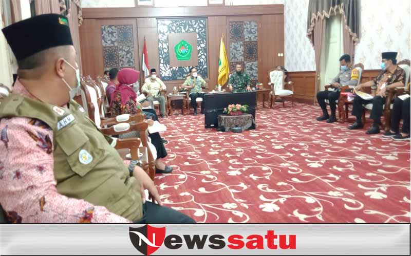 Bupati Baddrut Tamam, Inisiasi Pesantren Tangguh di Pamekasan