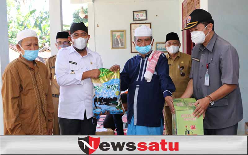 Bupati Fauzi Lakukan Sosialisasi Program Vaksinasi kepada Santri dan Kiai