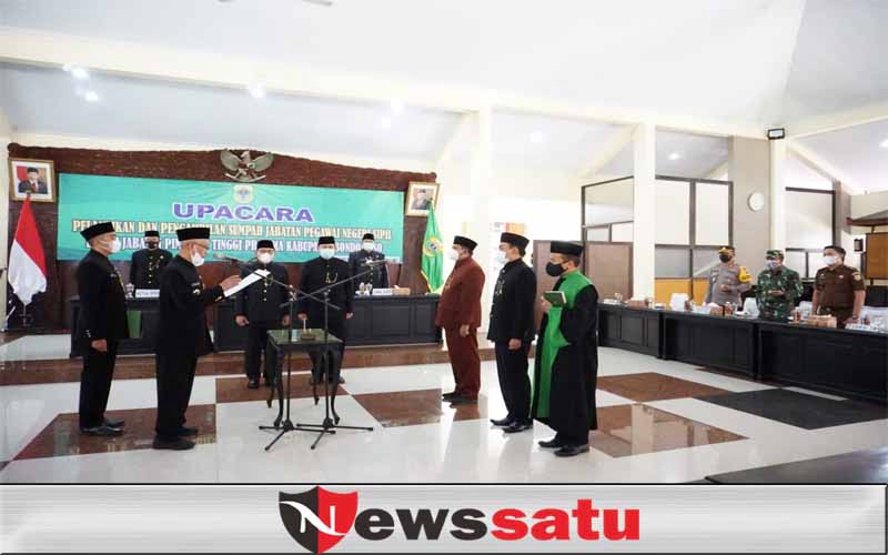 Bupati Salwa Lantik 14 Kepala Dinas di Bondowoso