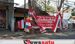 Di Masa PPKM Darurat, Pedagang Bendera Musimam Bermunculan di Probolinggo