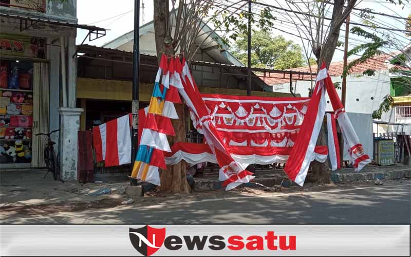Di Masa PPKM Darurat, Pedagang Bendera Musimam Bermunculan di Probolinggo