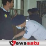 Geledah Hunian Malam Hari, Kalapas Temukan HP dan Sajam Rakitan pada WBP Narkotika Pamekasan