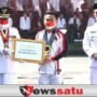 Gubernur Khofifah Anugerahi Eko Yuli, Lencana Emas Jer Basuki Mawa Beya