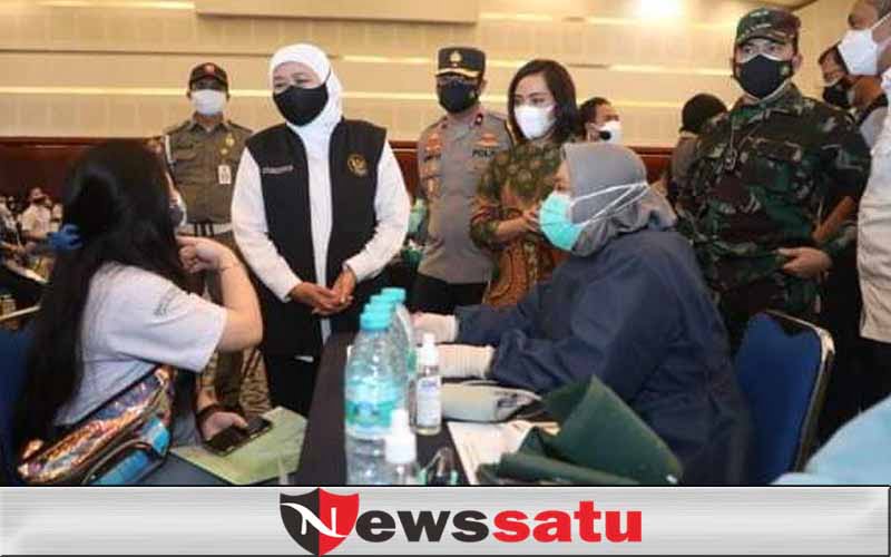 Gubernur Pantau Vaksinasi Pelajar SMA, SMK, dan SLB Serentak se-Jatim