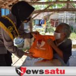 Hari Jadi Polwan Ke-73, Polres Pamekasan Bagikan Bansos Warga Duafa