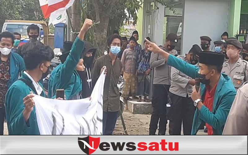 KKN Tematik UIM Diwarna Aksi Protes Aliansi Mahasiswa di Pamekasan