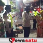 Polres Pamekasan Beri Bansos Pada Pengelola Cafe yang Buka Hingga Larut Malam