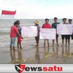 Protes Migas di HUT RI Ke-76, Warga Tanjung Tabur Bunga ke Pantai