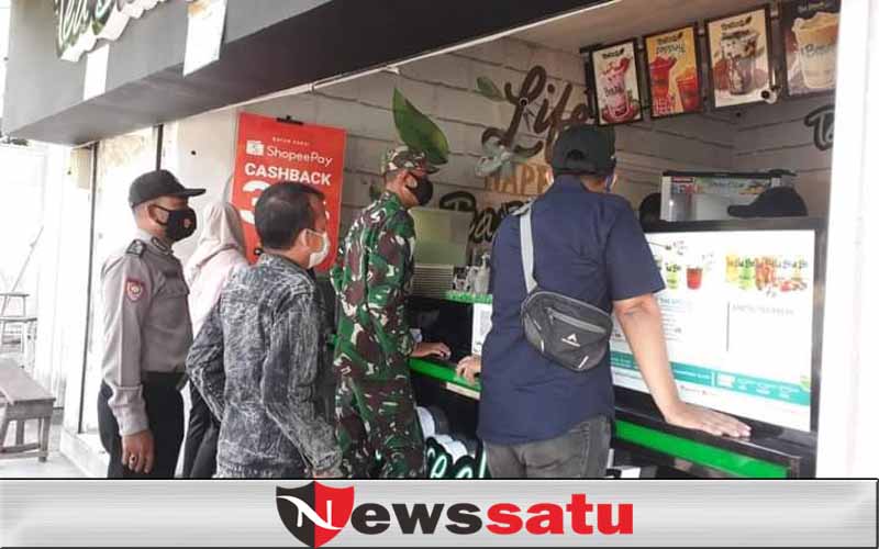 Sadarkan Semangat Nasionalisme, Aparat Kelurahan Imbau Warga Kibarkan Merah Putih