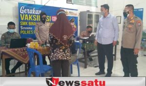 Syarat PTM, Siswa SMK Bina Husada divaksinasi Polres Pamekasan