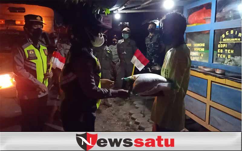 Tim Gabungan Masih Temui PKL Lampaui Jam Malam PPKM di Pamekasan